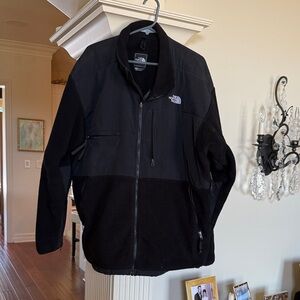 The North Face Men's Black Performance Jacket